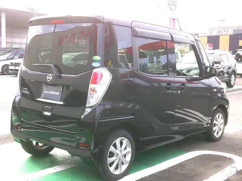 Nissan Dayz Roox