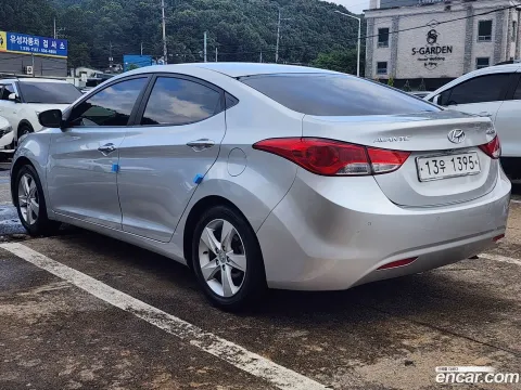 Hyundai Elantra (Avante)