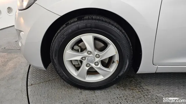 Hyundai Elantra (Avante)