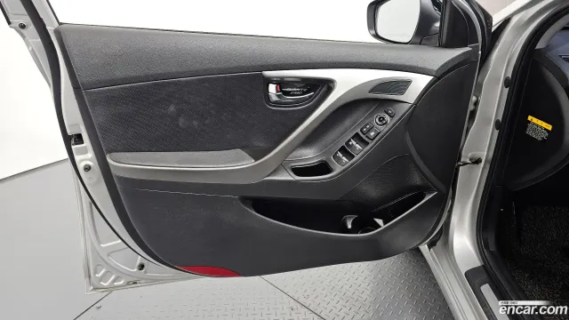 Hyundai Elantra (Avante)