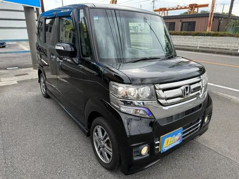 Honda N-BOX Custom