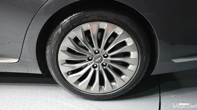 Genesis G90 (EQ900)