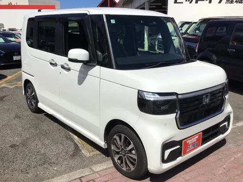 Honda N-BOX Custom
