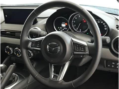 Mazda MX-5 (Roadster)
