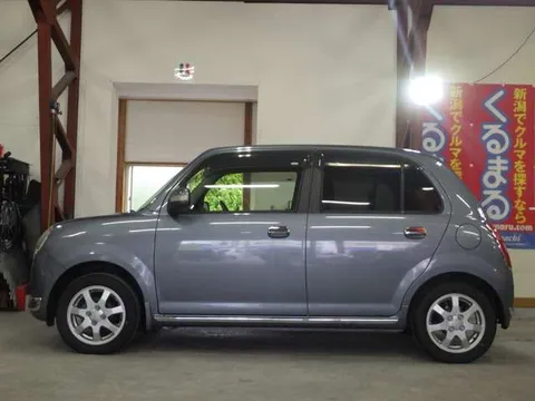 Daihatsu Mira Gino
