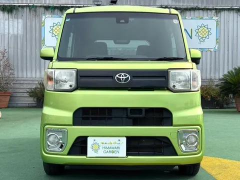 Toyota Pixis Mega
