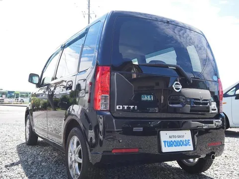Nissan Otti
