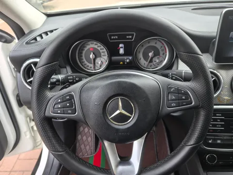 Mercedes-Benz Mercedes-Benz GLA