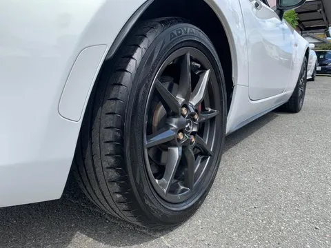 Mazda MX-5 (Roadster)