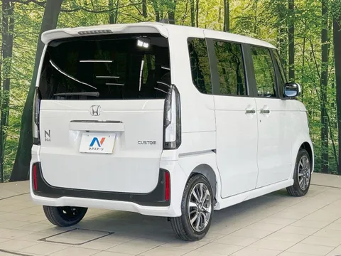 Honda N-BOX Custom