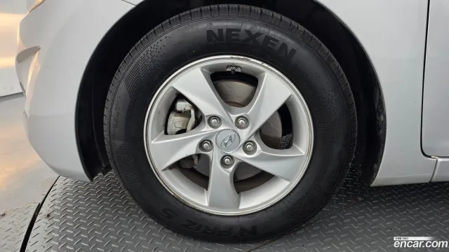 Hyundai Elantra (Avante)