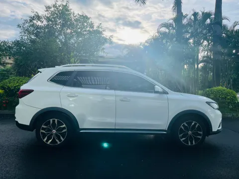 Roewe RX5