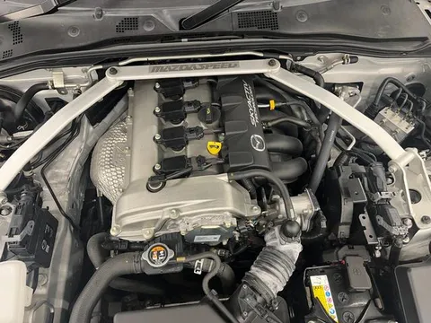 Mazda MX-5 (Roadster)