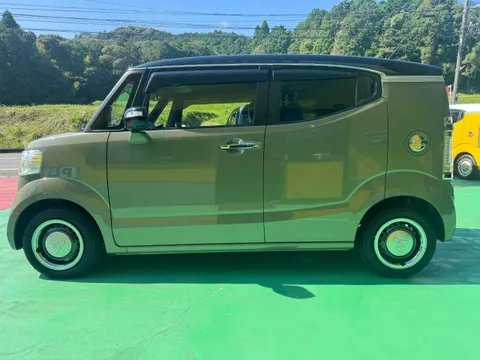 Honda N-BOX Slash