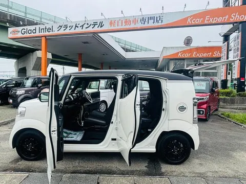 Honda N-BOX Slash