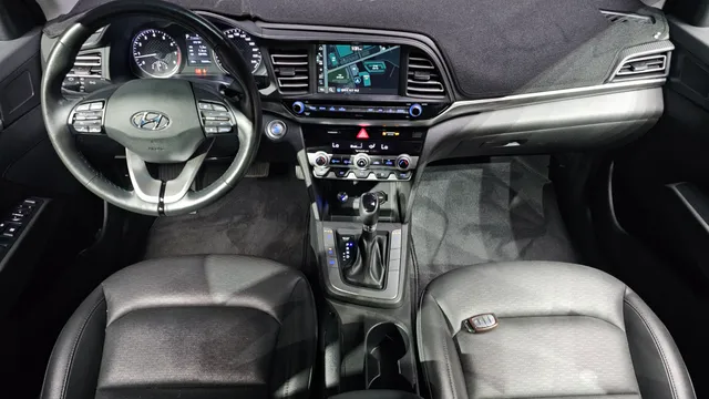 Hyundai Elantra (Avante)