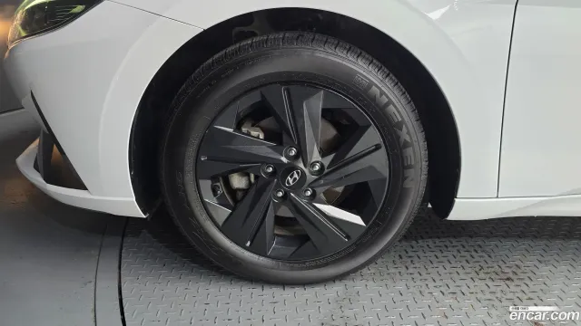 Hyundai Elantra (Avante)