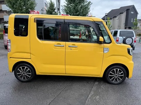 Toyota Pixis Mega