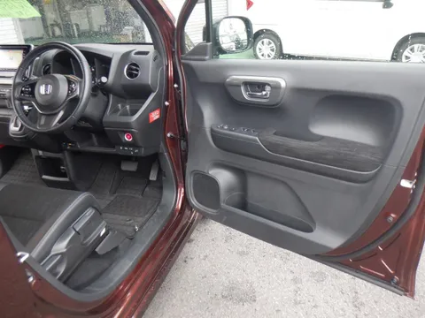 Honda N-WGN Custom