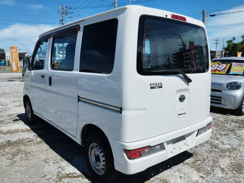 Toyota Pixis Van