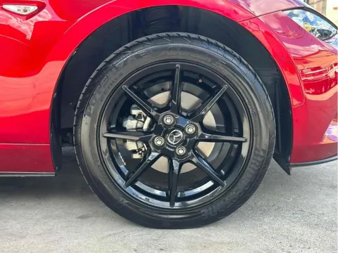 Mazda MX-5 (Roadster)