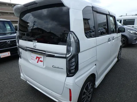 Honda N-BOX Custom