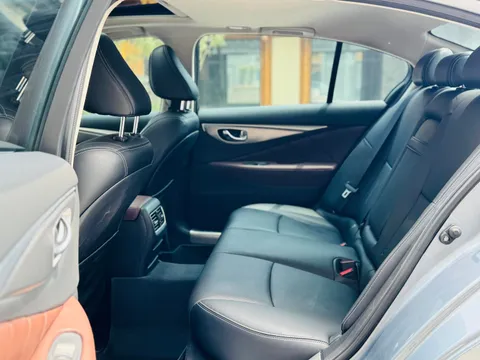 Infiniti Q50L