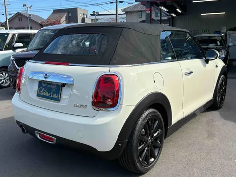 MINI Cooper Convertible