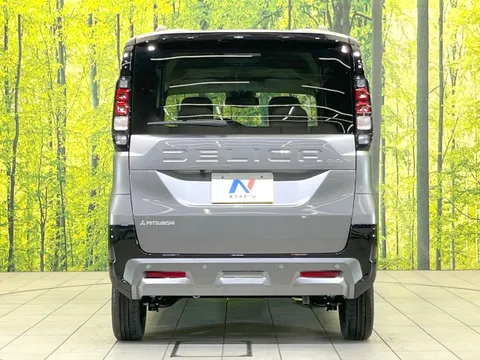 Mitsubishi Delica Mini