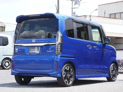 Honda N-BOX Custom