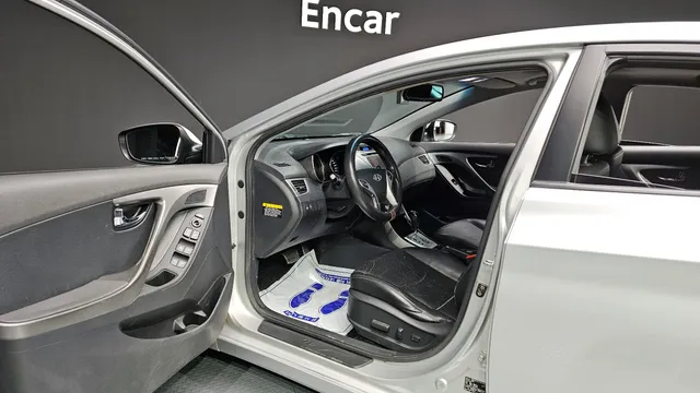 Hyundai Elantra (Avante)