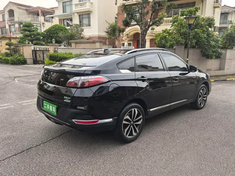 Venucia T90