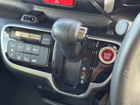 Honda N-BOX Custom