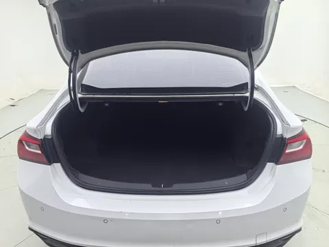 Chevrolet Malibu XL