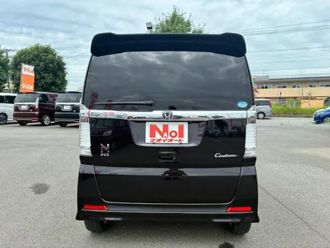 Honda N-BOX Custom