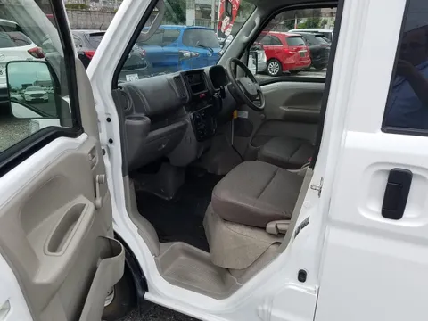 Mitsubishi Minicab Van
