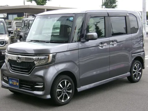 Honda N-BOX Custom