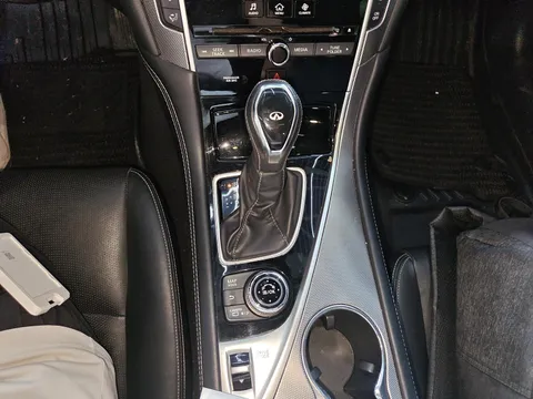 Infiniti Q50L