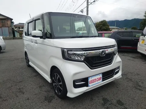 Honda N-BOX Custom