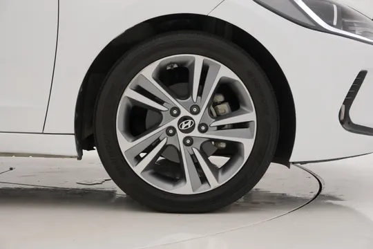 Hyundai Elantra (Avante)