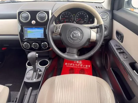 Mazda Verisa