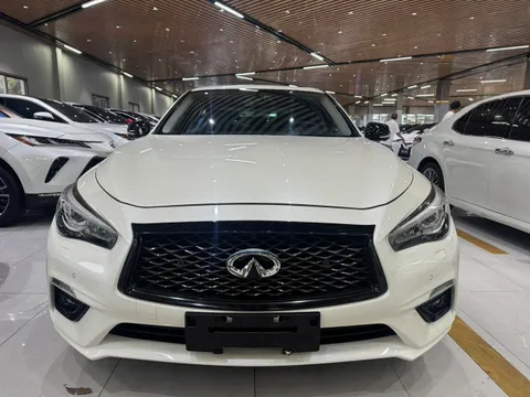Infiniti Q50L
