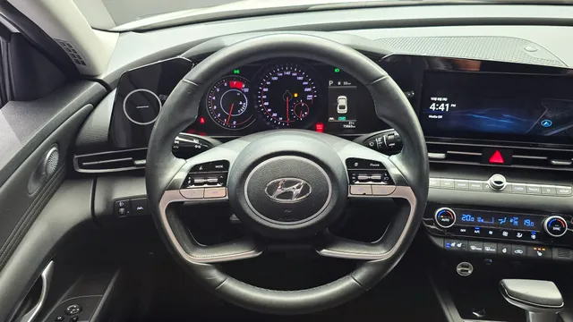 Hyundai Elantra (Avante)