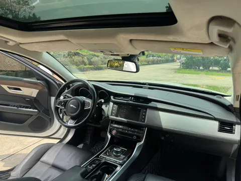 Jaguar XFL
