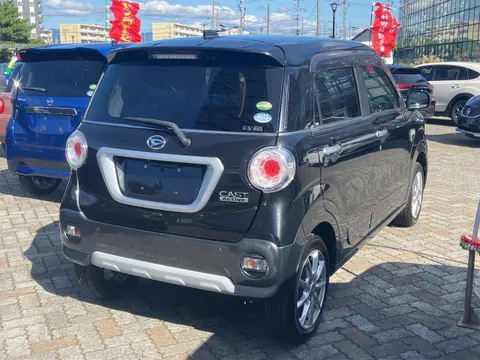 Daihatsu Cast