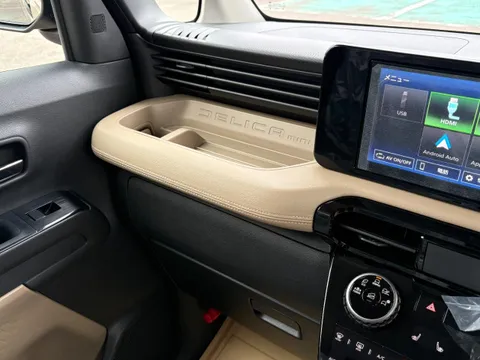 Mitsubishi Delica Mini
