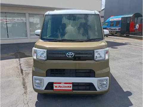 Toyota Pixis Mega