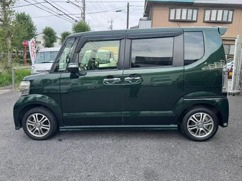 Honda N-BOX Custom