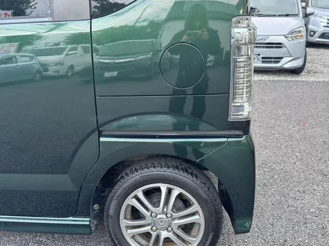 Honda N-BOX Custom
