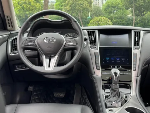Infiniti Q50L